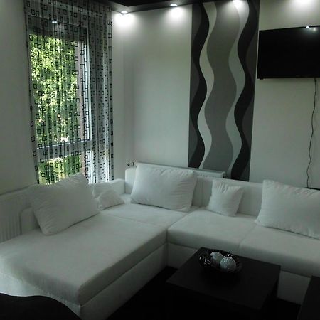 Feszek Apartman Ντέμπρετσεν Δωμάτιο φωτογραφία