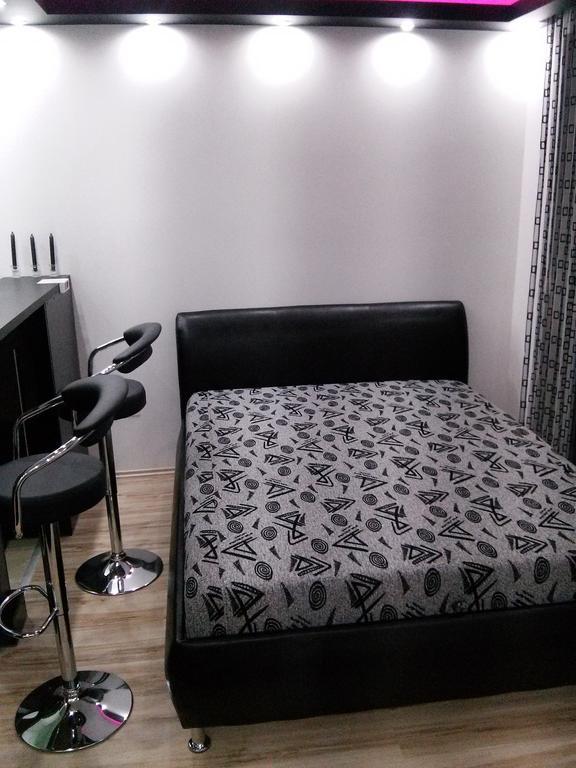 Feszek Apartman Ντέμπρετσεν Δωμάτιο φωτογραφία