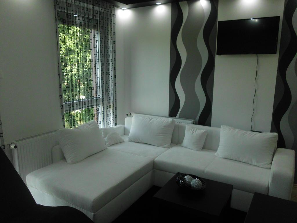 Feszek Apartman Ντέμπρετσεν Δωμάτιο φωτογραφία