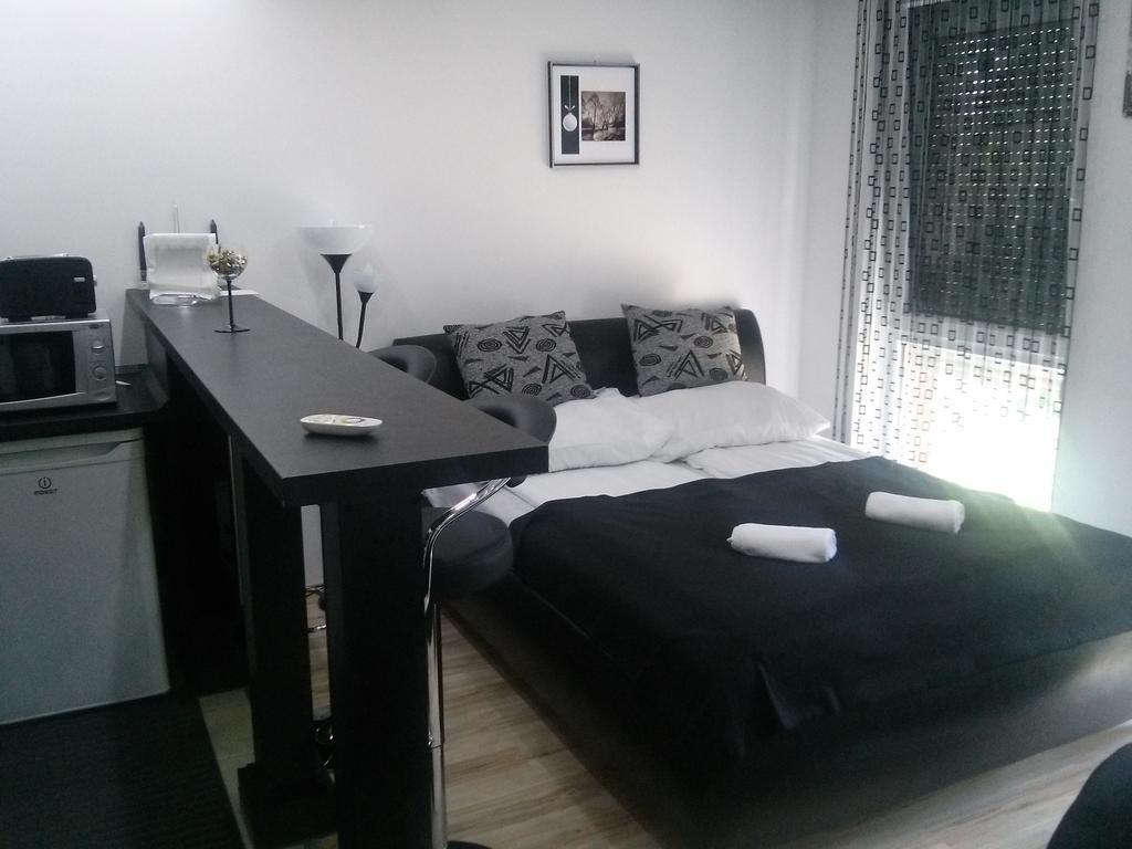 Feszek Apartman Ντέμπρετσεν Δωμάτιο φωτογραφία