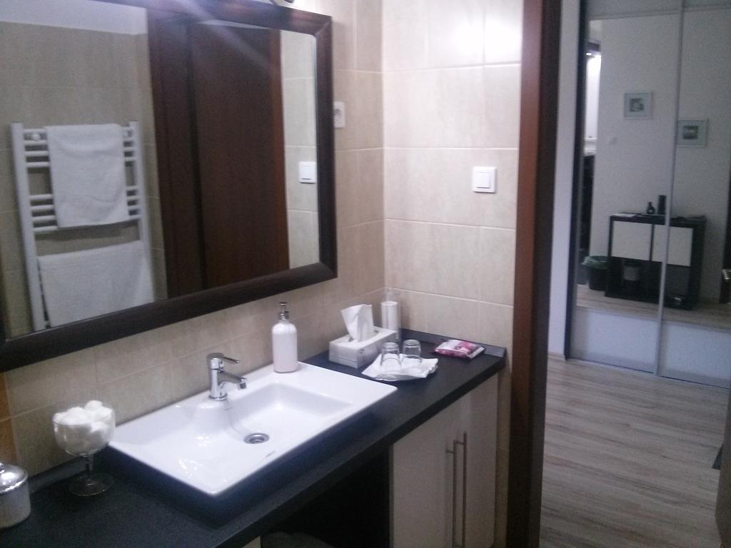 Feszek Apartman Ντέμπρετσεν Δωμάτιο φωτογραφία